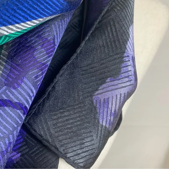 Ginnie Johansen 100% Silk Abstract Geometric Square Scarf‎ Multicolor - Picture 8 of 12